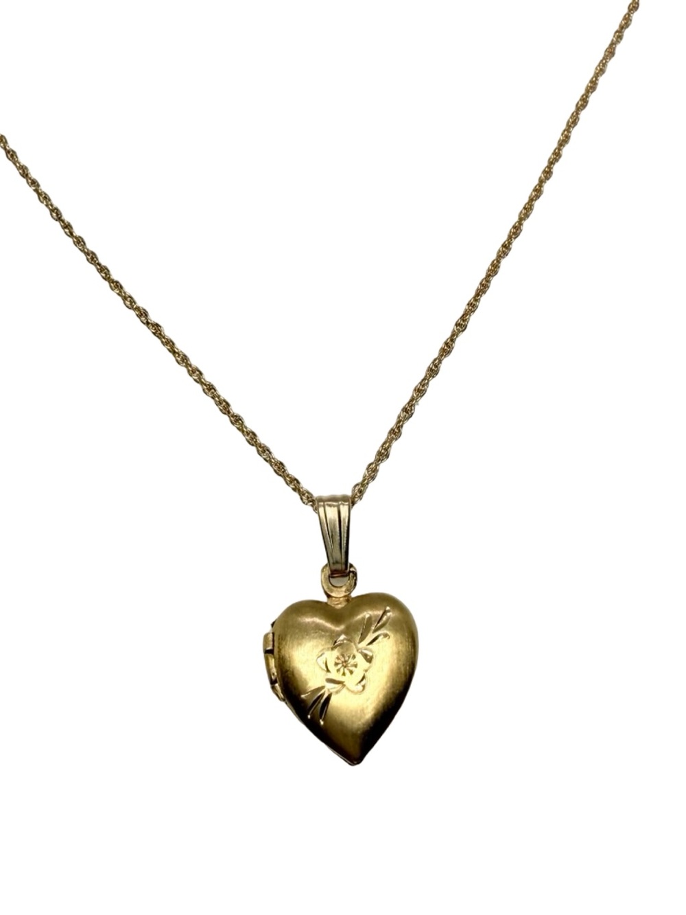 Vintage 14k Solid Gold Heart Locket Necklace Engraved Flower - Picture 6 of 16
